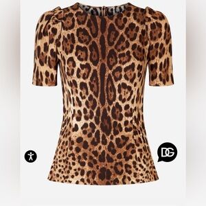 Dolce & Gabbana leopard print Cady short sleeve top. Size 38IT or US2.